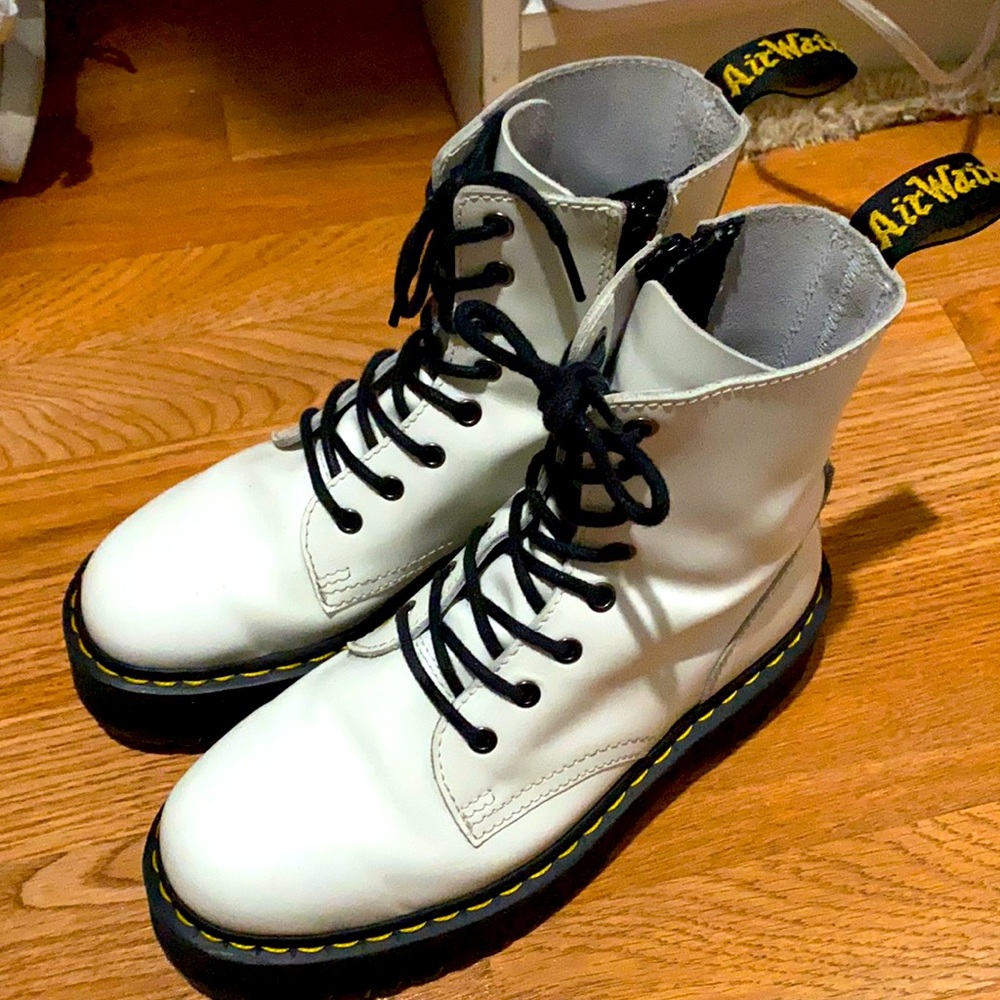 Dr martens white platforms boots very good condition - Picture 1 of 6